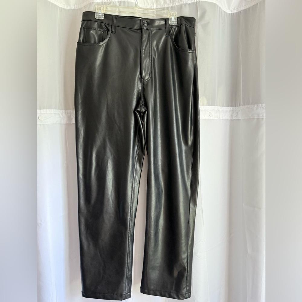 Abercrombie & Fitch Faux Leather 90s Ultra High-Rise, Women’s Black Size 14